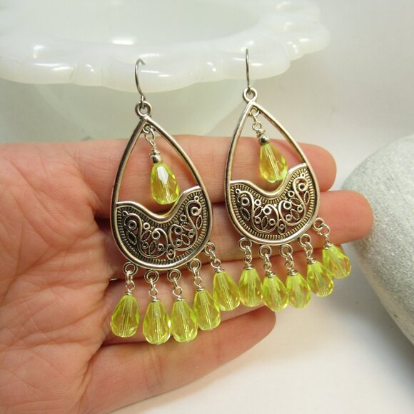 Uranium glass Chandelier earrings - Picture 3 of 10